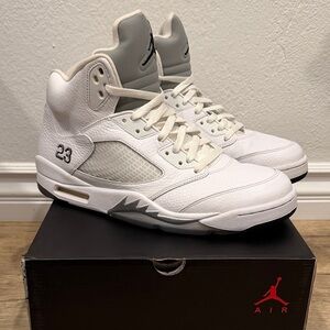 Jordan 5 Retro Metallic White